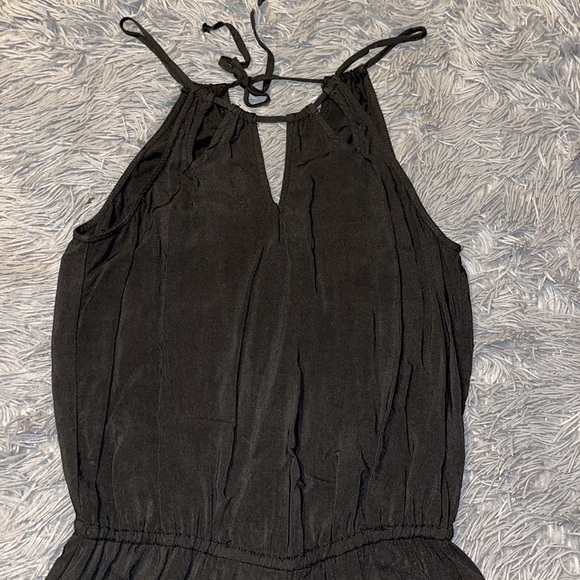 Aeropostale Key Hole Halter Black Romper. - Picture 4 of 8